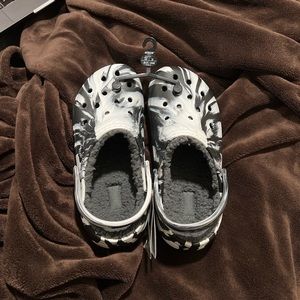 Brand new tie dye marble fuzzy crocs size 8